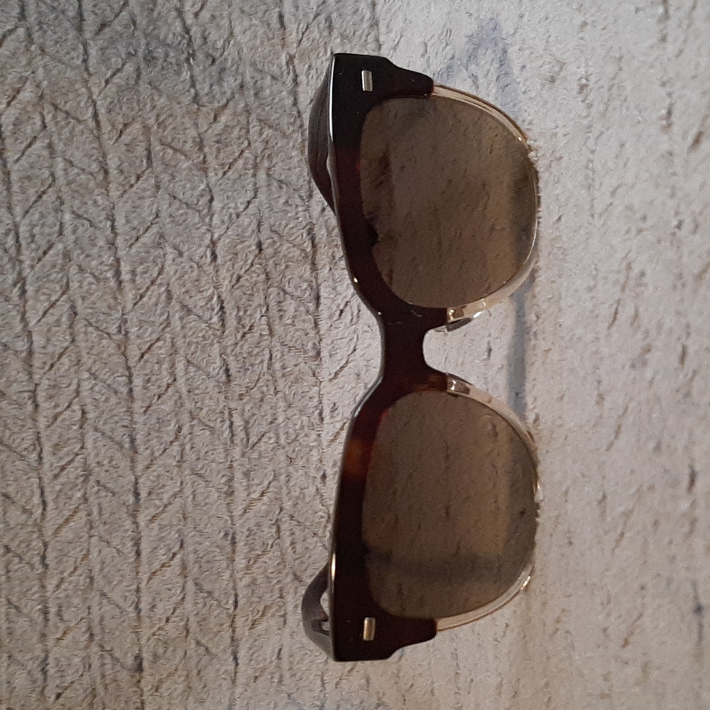 Authentic Gucci Cat Eye Bio Based Sunglasses In B… - image 2